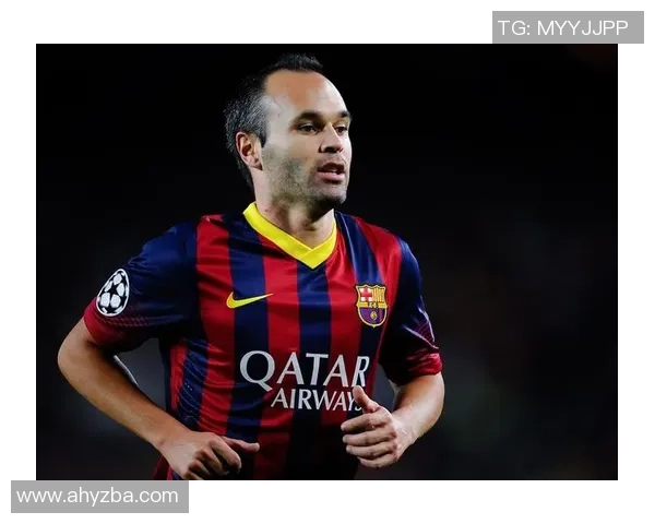 手绘足球明星壁纸展现球场魅力与运动精神的艺术之旅